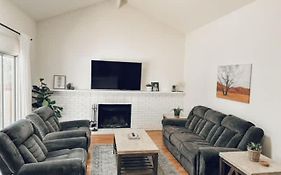 Charming 4Br Reno Home - Spring Events & Patio